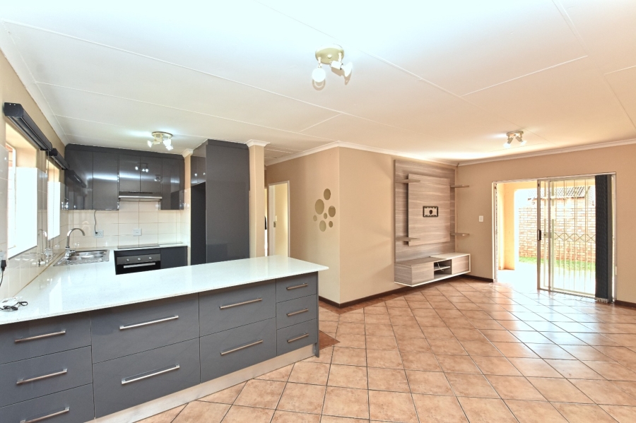 To Let 2 Bedroom Property for Rent in Equestria Gauteng
