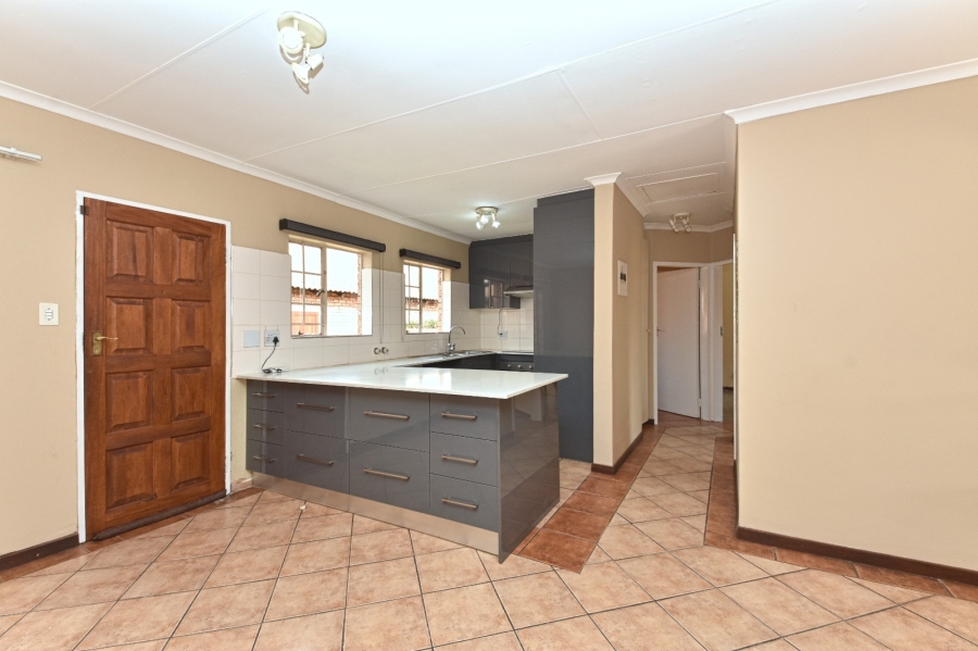 To Let 2 Bedroom Property for Rent in Equestria Gauteng
