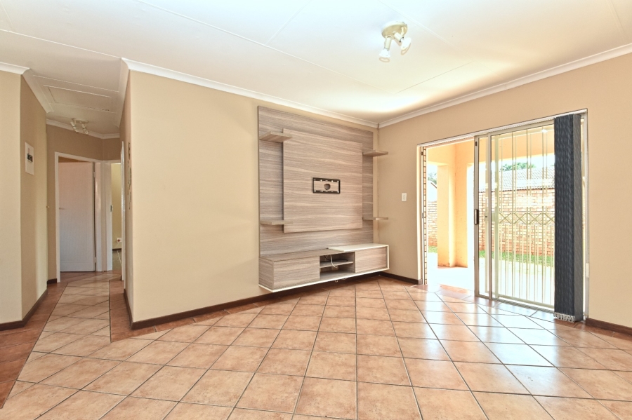 To Let 2 Bedroom Property for Rent in Equestria Gauteng