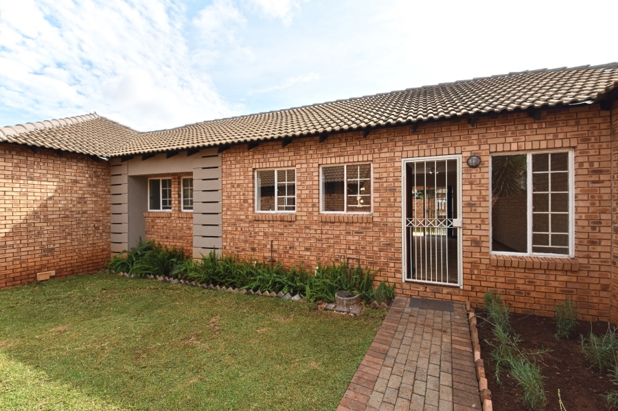 To Let 2 Bedroom Property for Rent in Equestria Gauteng
