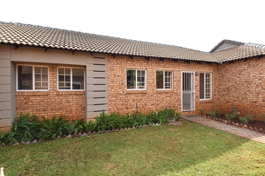 To Let 2 Bedroom Property for Rent in Equestria Gauteng