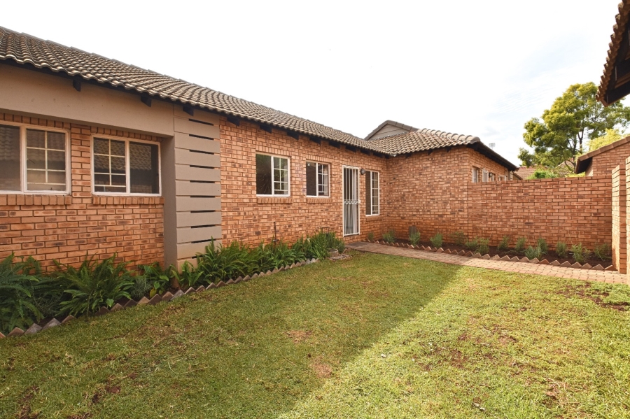 To Let 2 Bedroom Property for Rent in Equestria Gauteng