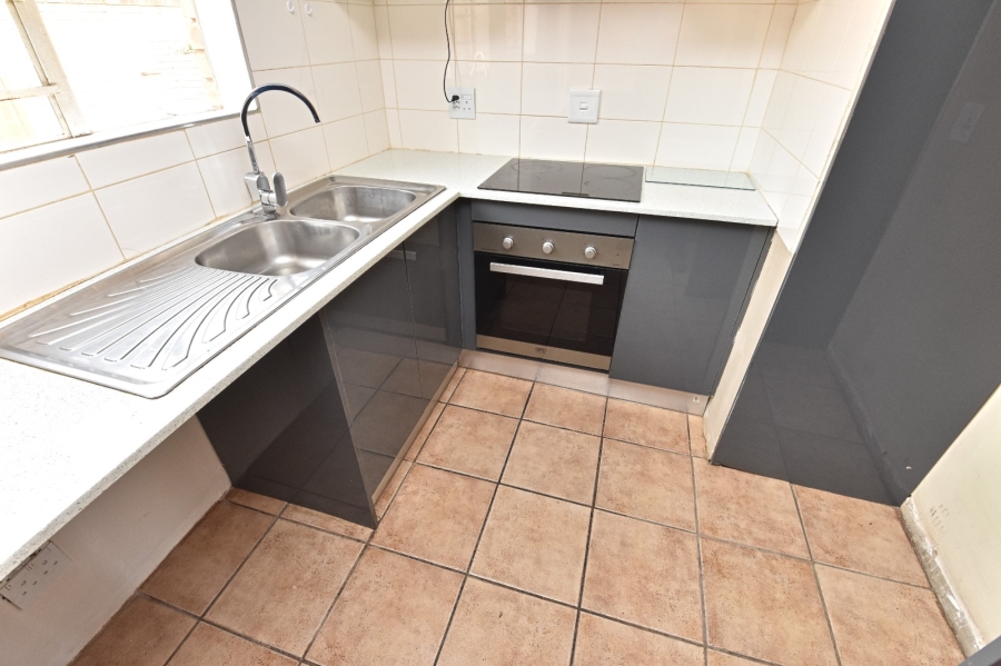 To Let 2 Bedroom Property for Rent in Equestria Gauteng