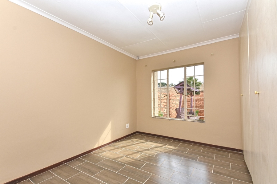 To Let 2 Bedroom Property for Rent in Equestria Gauteng