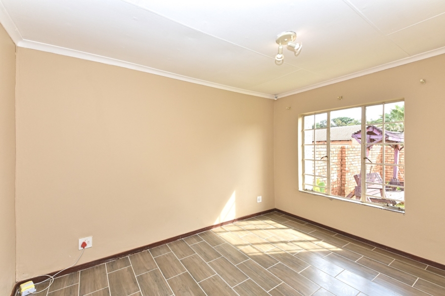 To Let 2 Bedroom Property for Rent in Equestria Gauteng
