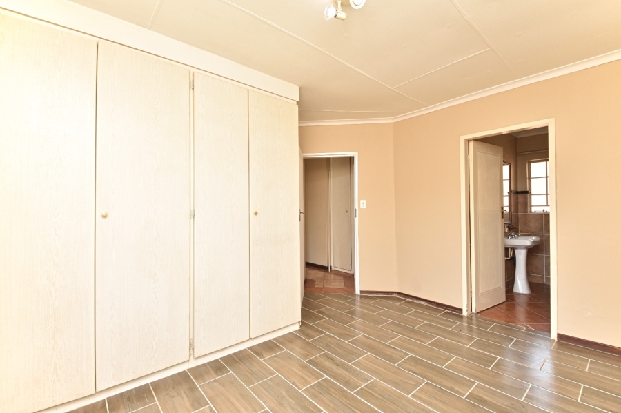 To Let 2 Bedroom Property for Rent in Equestria Gauteng