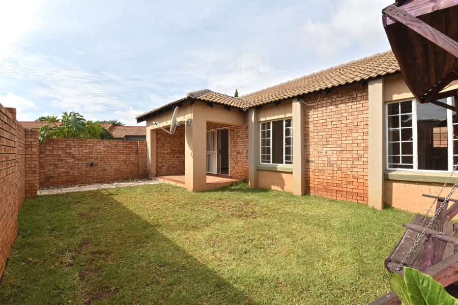 To Let 2 Bedroom Property for Rent in Equestria Gauteng