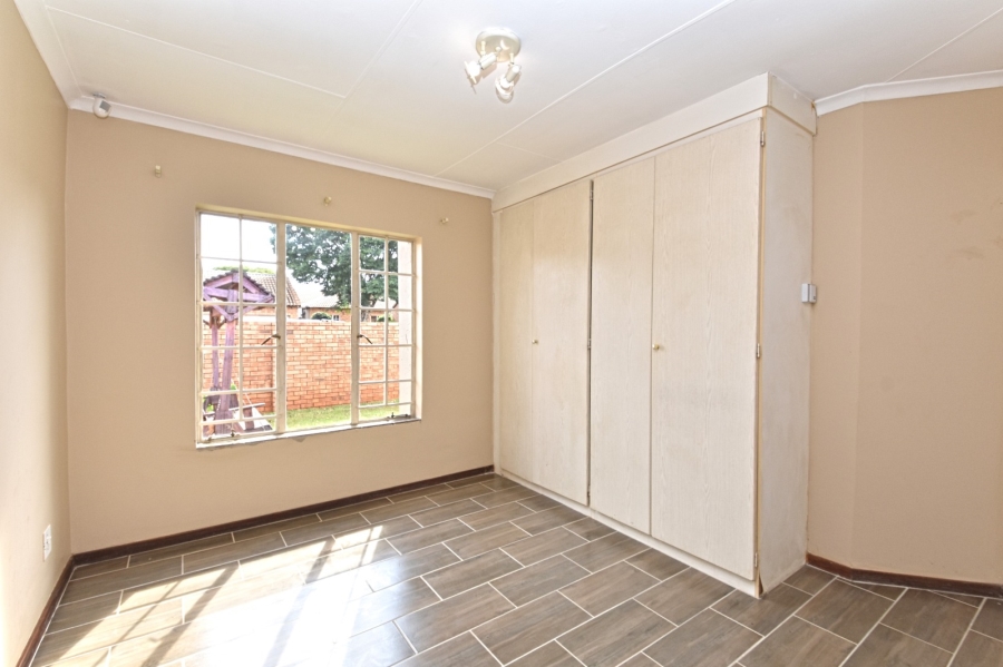 To Let 2 Bedroom Property for Rent in Equestria Gauteng