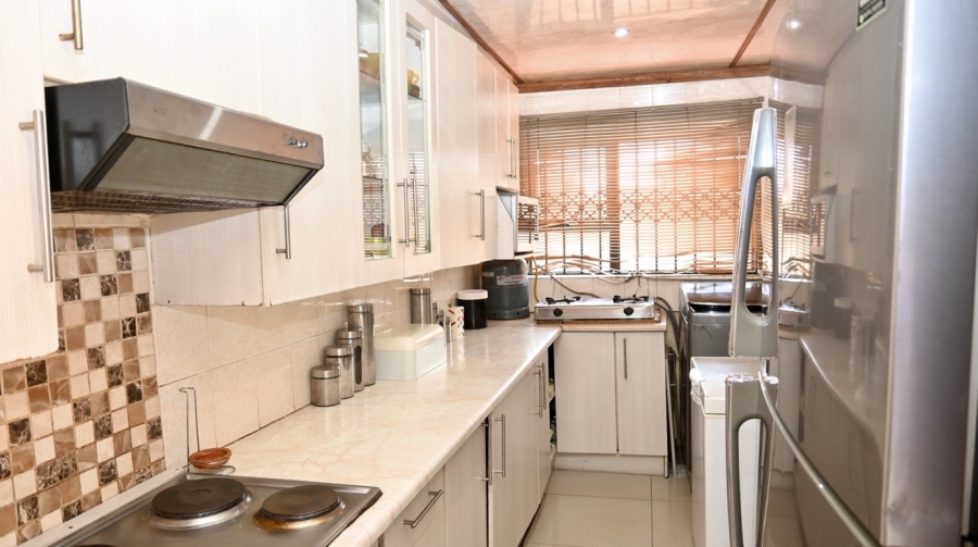 6 Bedroom Property for Sale in Protea Glen Gauteng