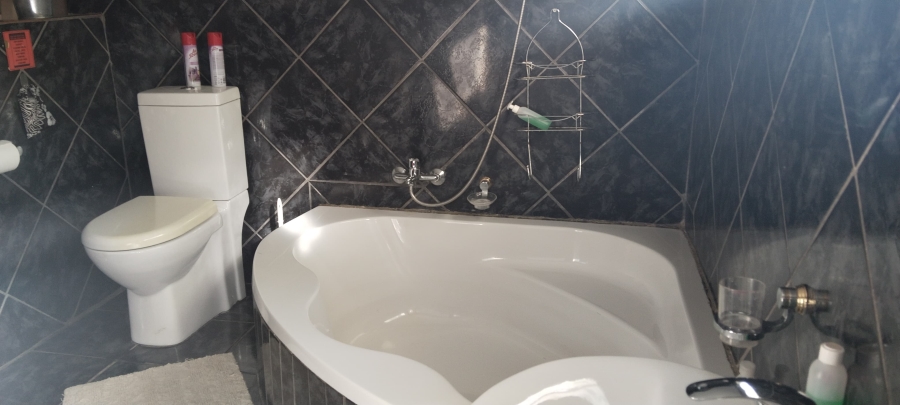 10 Bedroom Property for Sale in Sinoville Gauteng