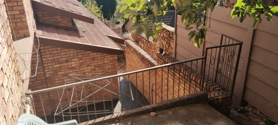 10 Bedroom Property for Sale in Sinoville Gauteng