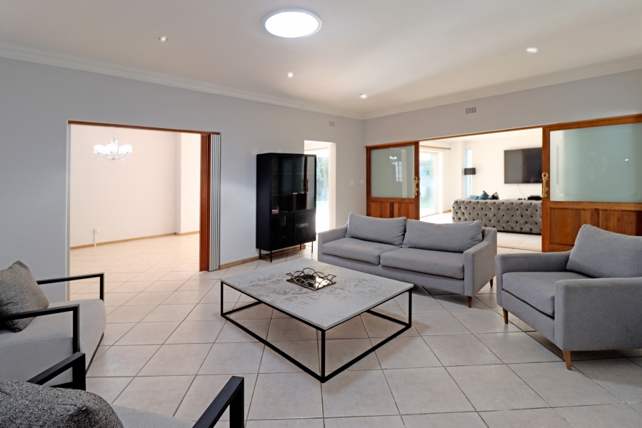4 Bedroom Property for Sale in Glenadrienne West Gauteng