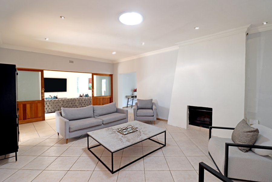 4 Bedroom Property for Sale in Glenadrienne West Gauteng