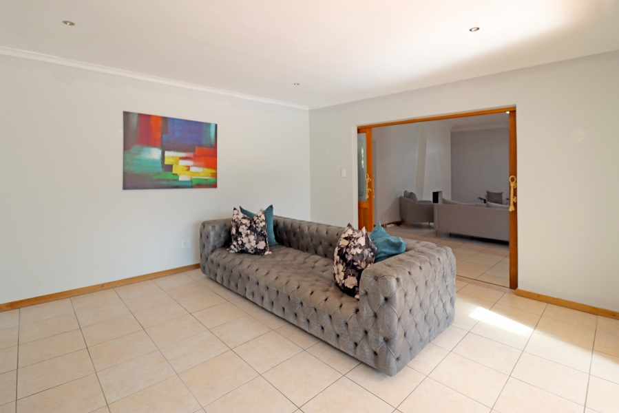 4 Bedroom Property for Sale in Glenadrienne West Gauteng