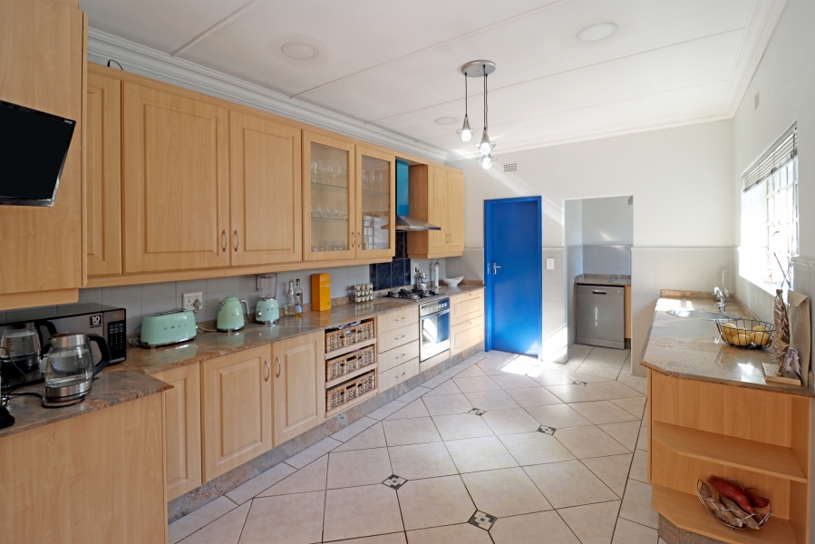 4 Bedroom Property for Sale in Glenadrienne West Gauteng