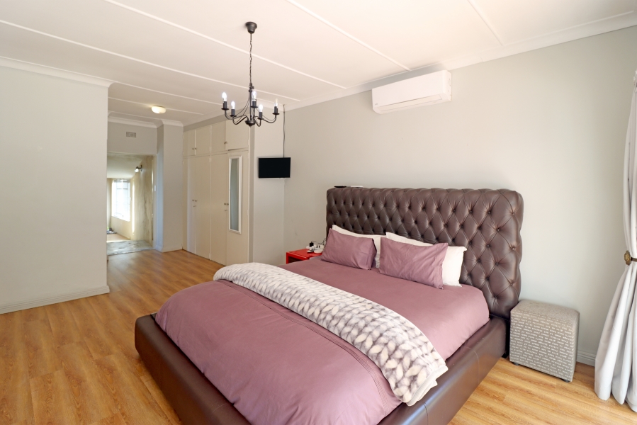 4 Bedroom Property for Sale in Glenadrienne West Gauteng