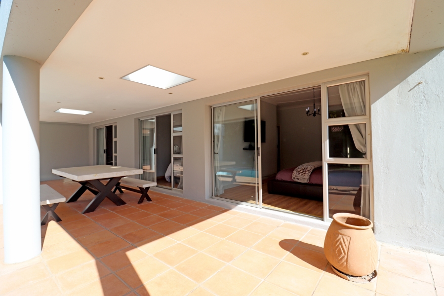 4 Bedroom Property for Sale in Glenadrienne West Gauteng