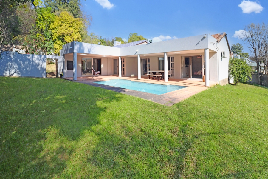 4 Bedroom Property for Sale in Glenadrienne West Gauteng