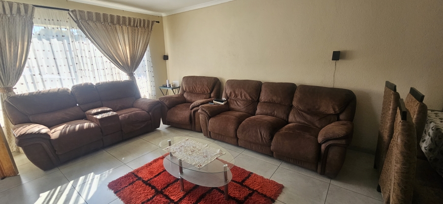 3 Bedroom Property for Sale in New Redruth Gauteng