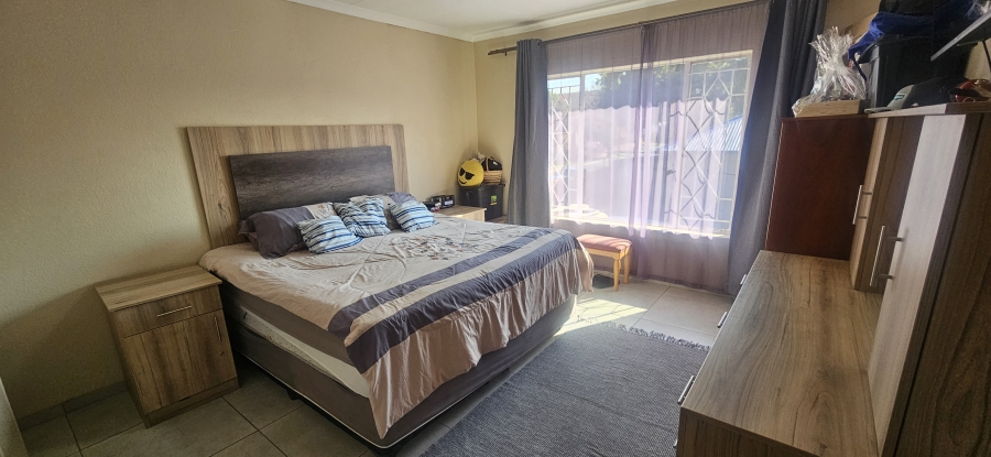 3 Bedroom Property for Sale in New Redruth Gauteng
