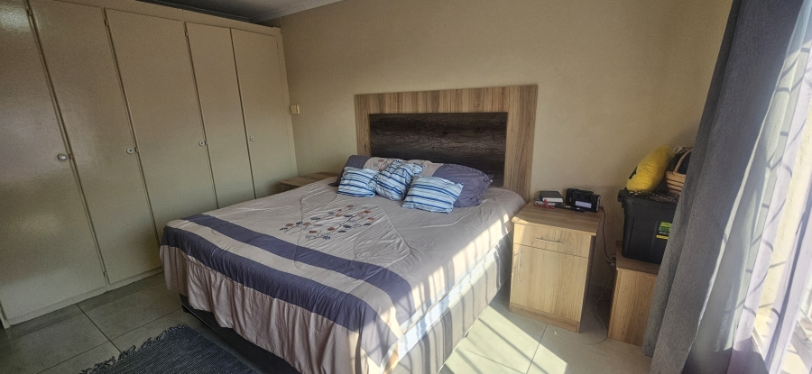 3 Bedroom Property for Sale in New Redruth Gauteng