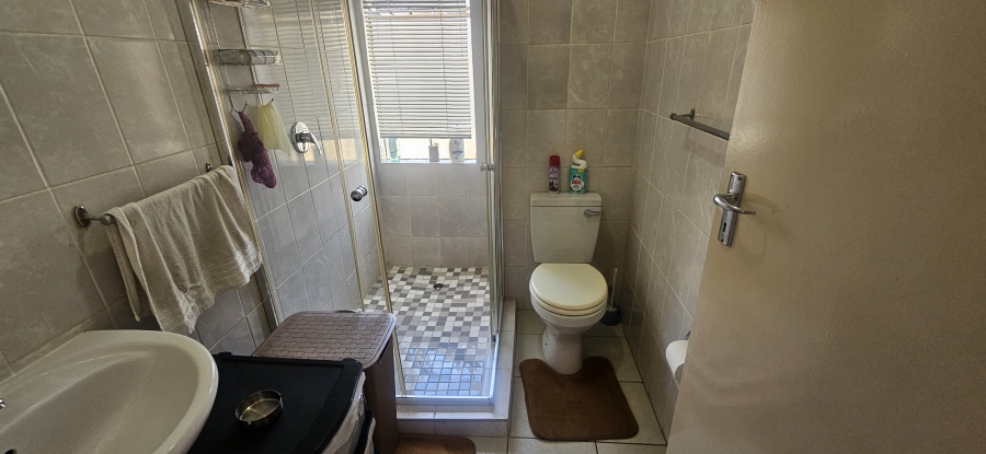 3 Bedroom Property for Sale in New Redruth Gauteng