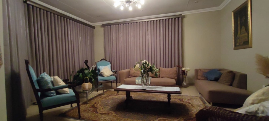 5 Bedroom Property for Sale in Erasmia Gauteng