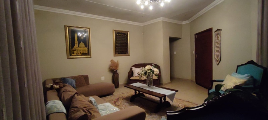 5 Bedroom Property for Sale in Erasmia Gauteng