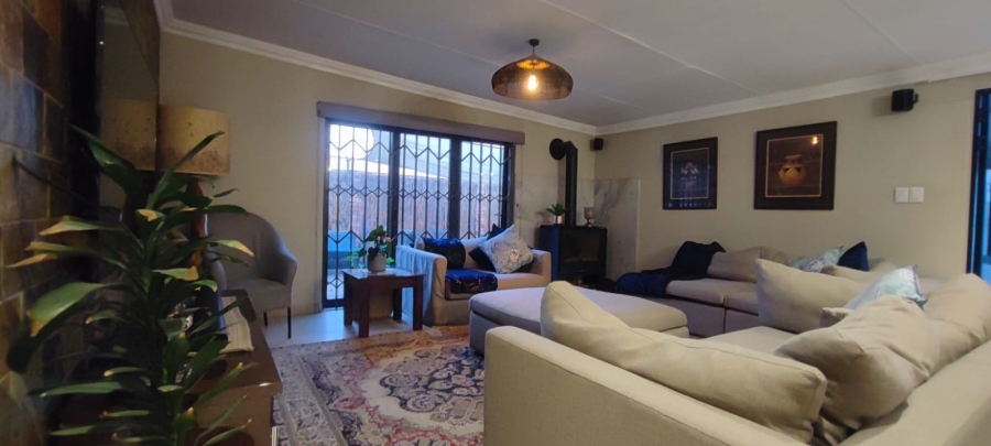 5 Bedroom Property for Sale in Erasmia Gauteng