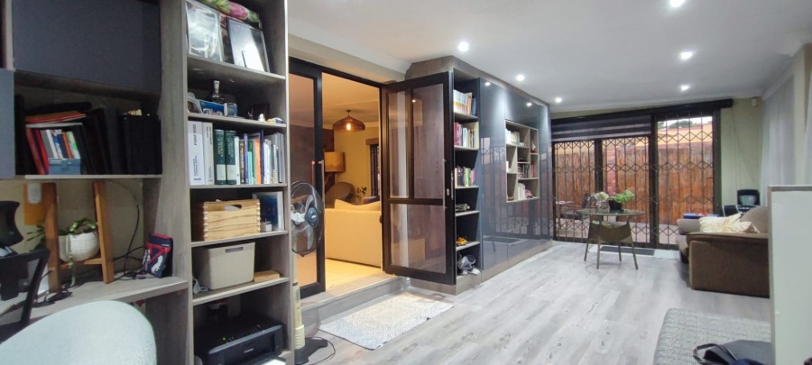 5 Bedroom Property for Sale in Erasmia Gauteng