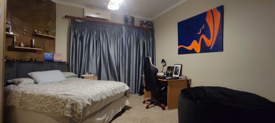 5 Bedroom Property for Sale in Erasmia Gauteng