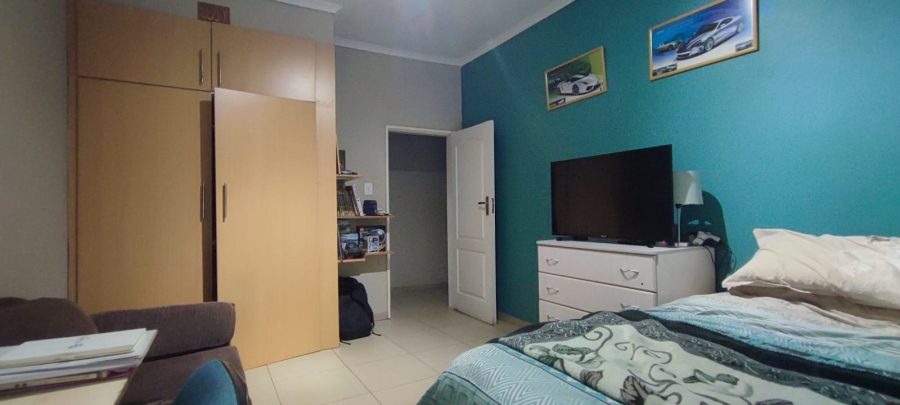 5 Bedroom Property for Sale in Erasmia Gauteng