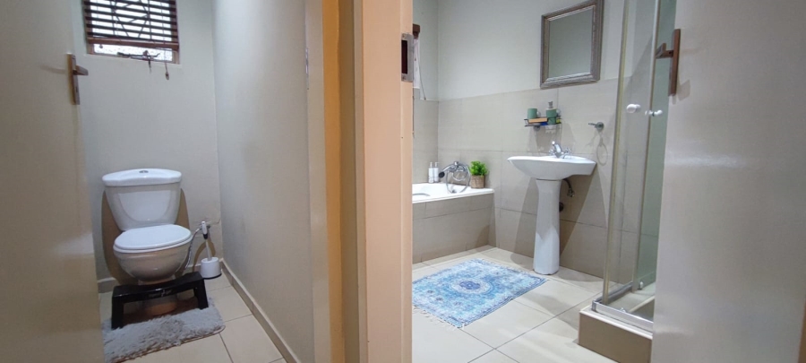 5 Bedroom Property for Sale in Erasmia Gauteng