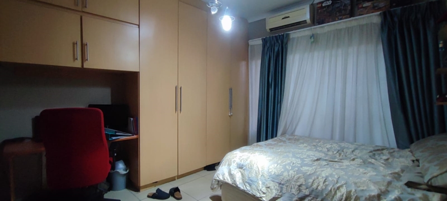 5 Bedroom Property for Sale in Erasmia Gauteng