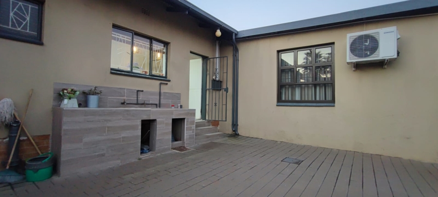 5 Bedroom Property for Sale in Erasmia Gauteng