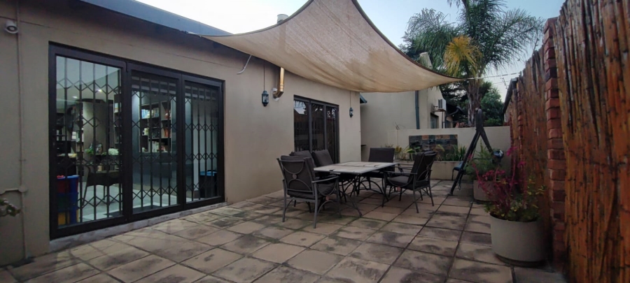 5 Bedroom Property for Sale in Erasmia Gauteng