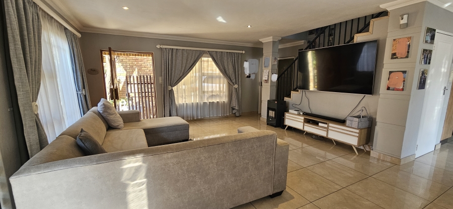 3 Bedroom Property for Sale in New Redruth Gauteng