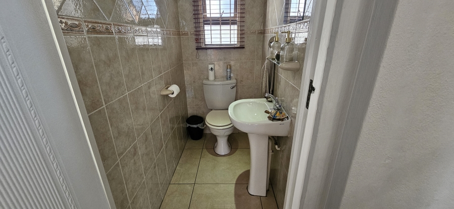 3 Bedroom Property for Sale in New Redruth Gauteng