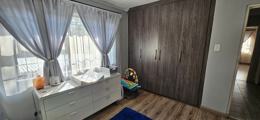 3 Bedroom Property for Sale in New Redruth Gauteng