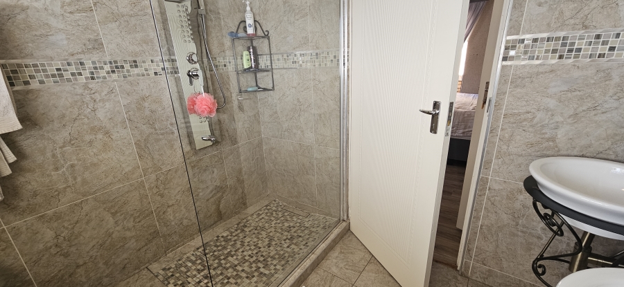 3 Bedroom Property for Sale in New Redruth Gauteng