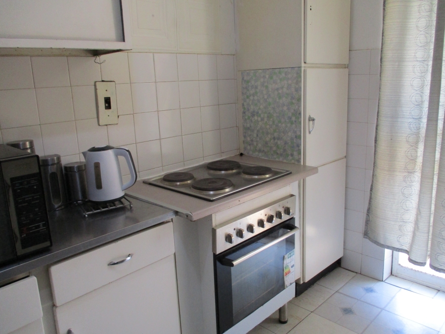 To Let 2 Bedroom Property for Rent in Florida Gauteng