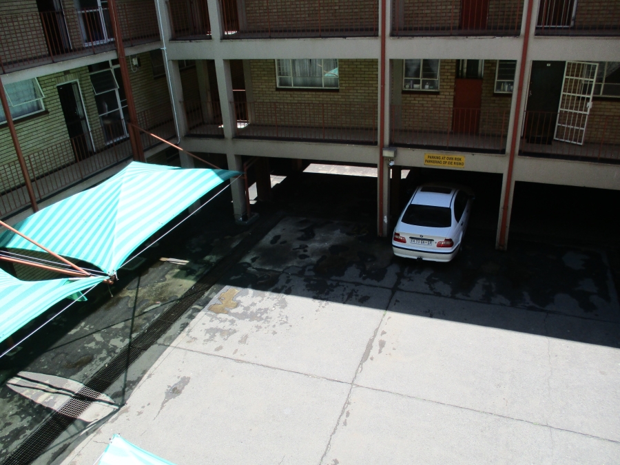 To Let 2 Bedroom Property for Rent in Florida Gauteng