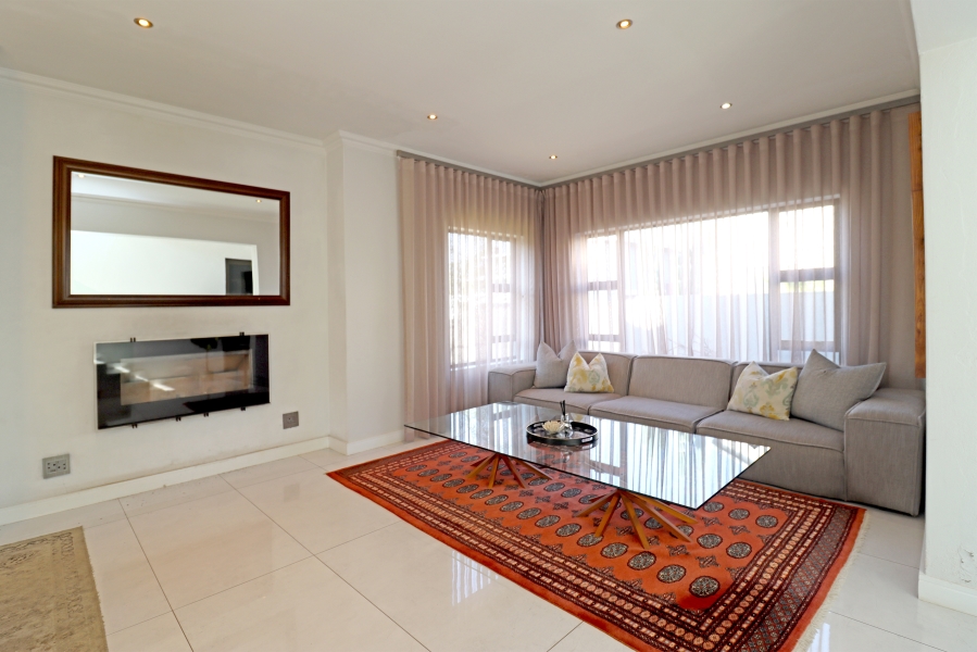 5 Bedroom Property for Sale in Beverley Gauteng