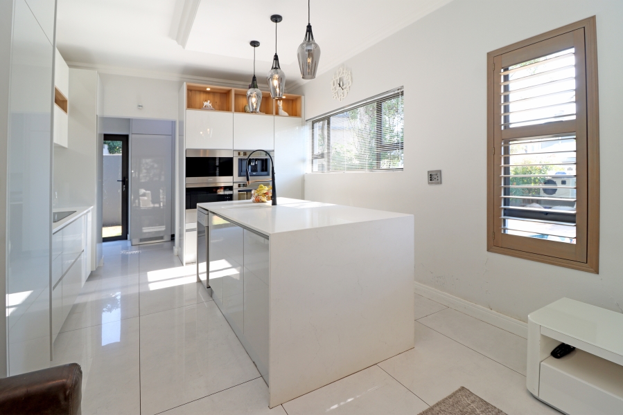 5 Bedroom Property for Sale in Beverley Gauteng