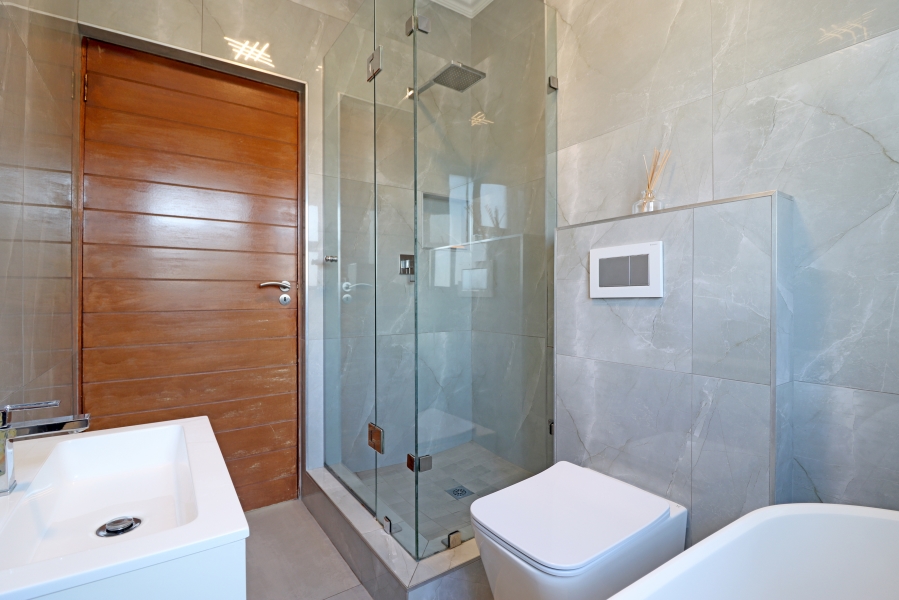 5 Bedroom Property for Sale in Beverley Gauteng