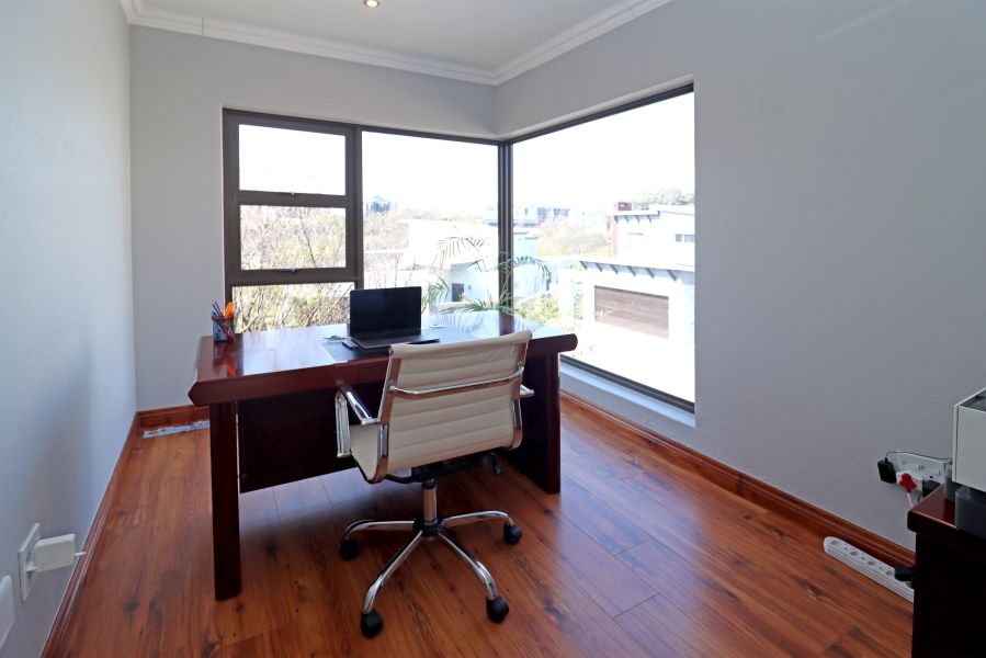 5 Bedroom Property for Sale in Beverley Gauteng