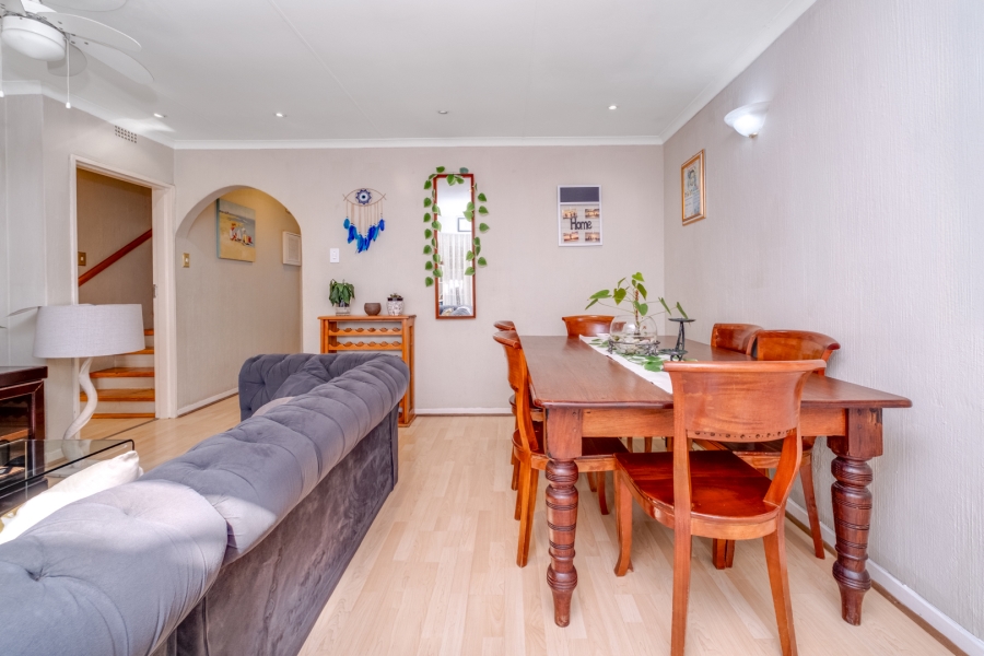 2 Bedroom Property for Sale in Bryanston Gauteng