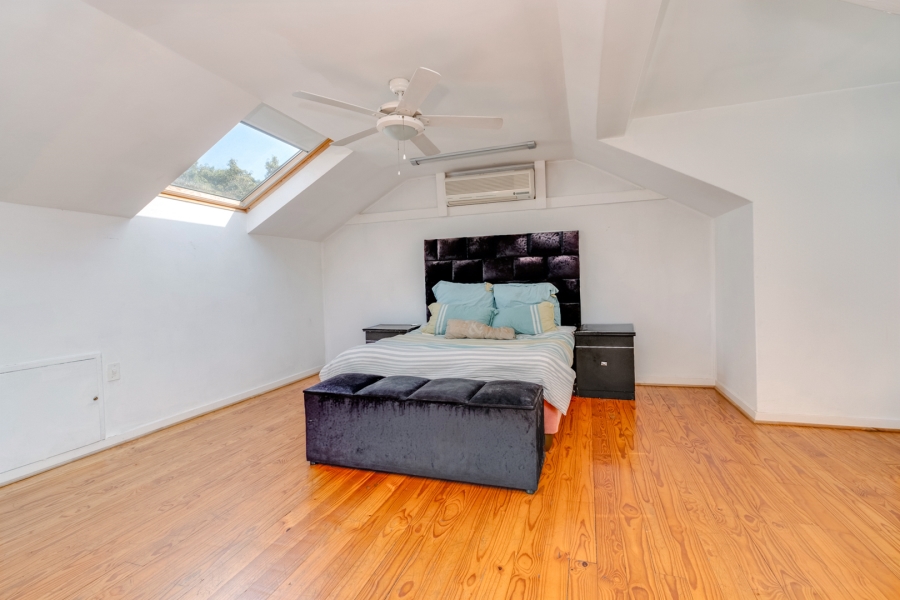 2 Bedroom Property for Sale in Bryanston Gauteng