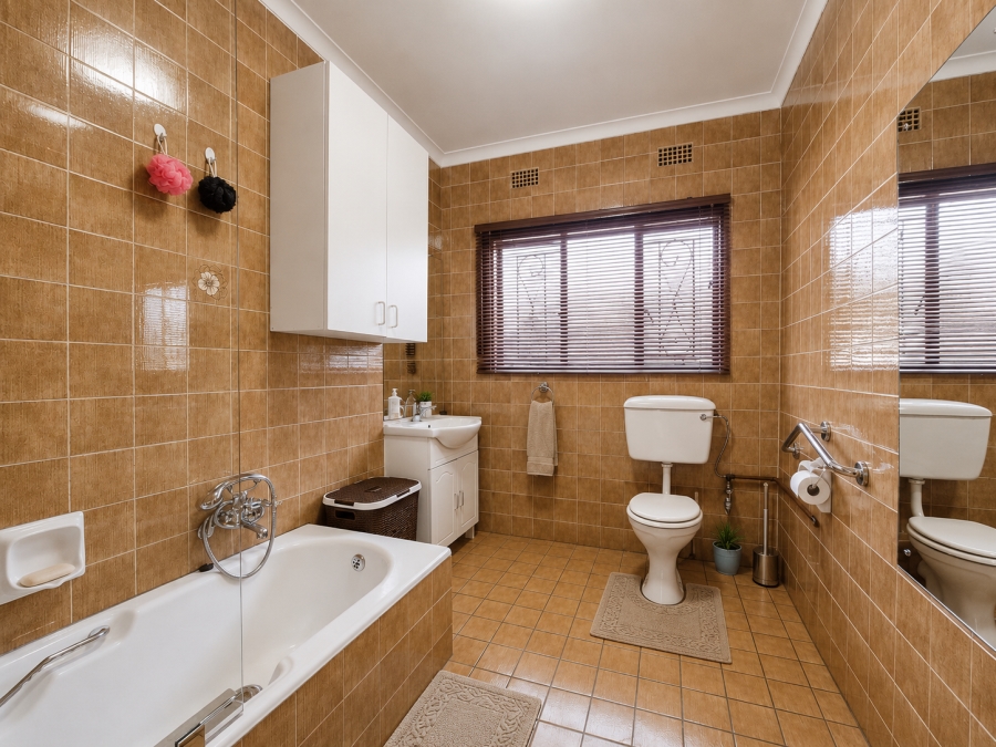 5 Bedroom Property for Sale in Arcon Park Gauteng