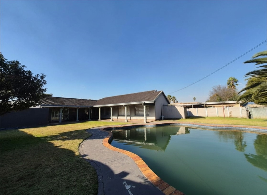 5 Bedroom Property for Sale in Arcon Park Gauteng